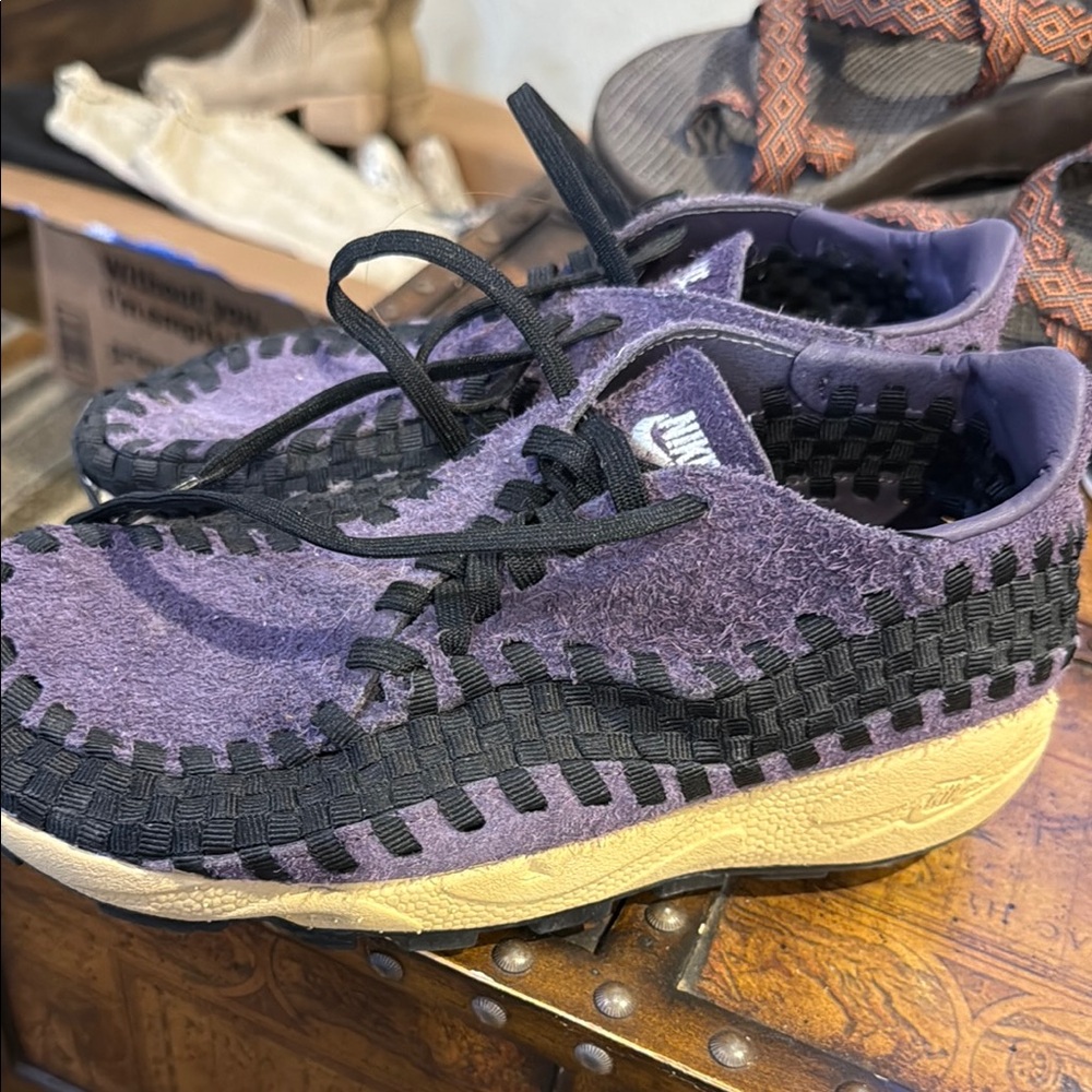 Nike Woven Purple and Black Sneakers
